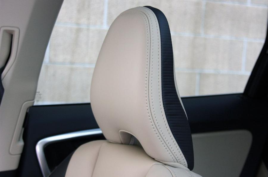  Volvo XC60 R-Design 2012 года  (фото 29 из 90)